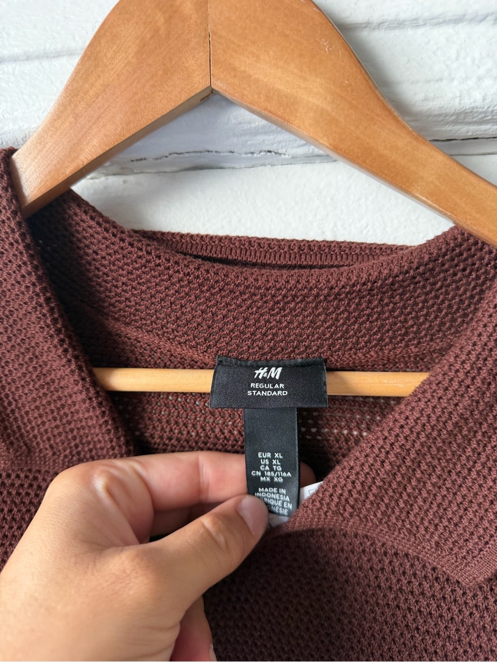 H&M Men's Textured Chocolate Brown Polo - Picture 3 of 5